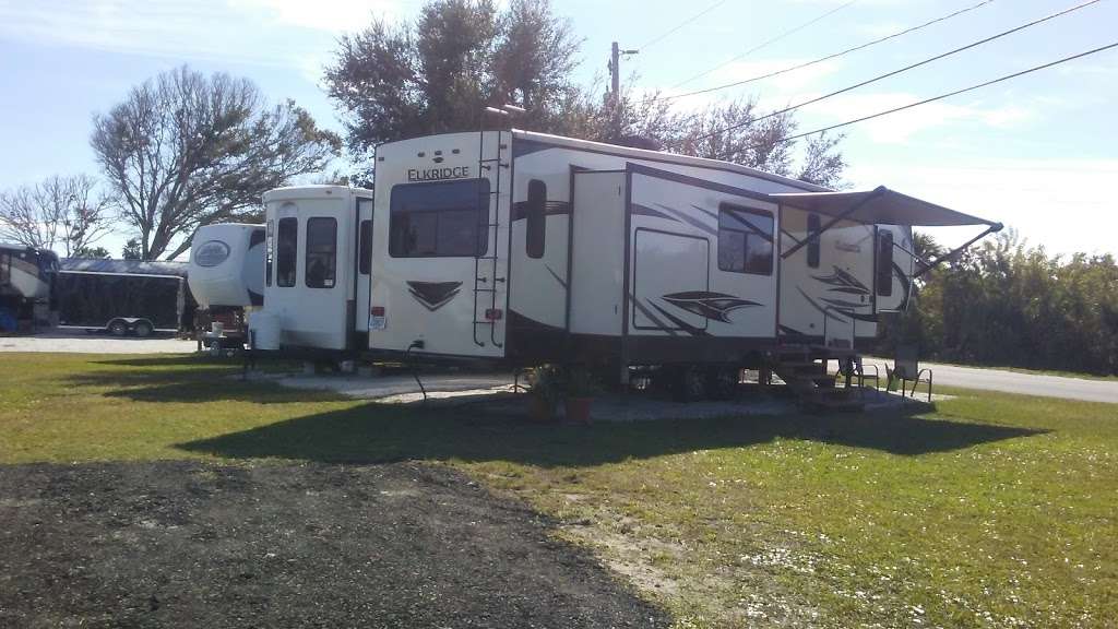 Lathroms Landing RV Park | 359 River Rd, Oak Hill, FL 32759, USA | Phone: (386) 428-8224