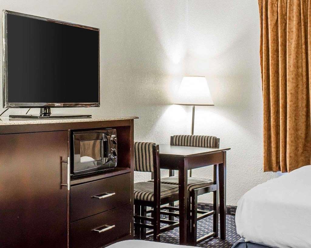 Econo Lodge | 1175 Kane St, Scranton, PA 18505, USA | Phone: (570) 348-1000