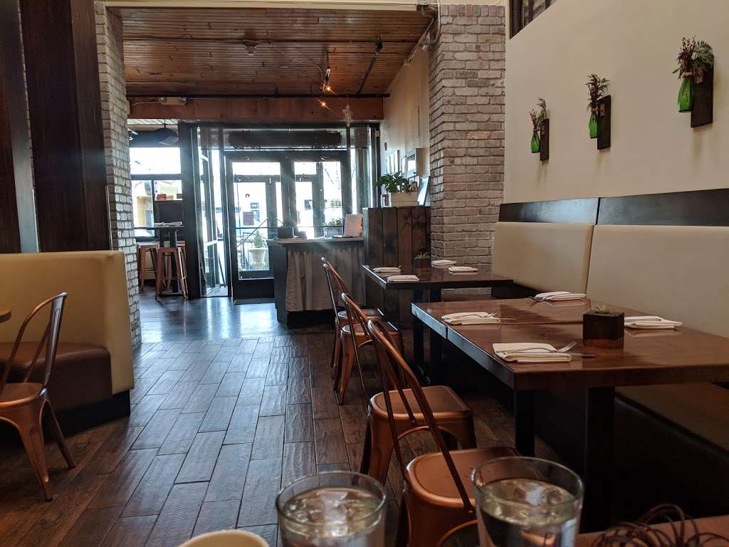 Charcoal Bistro Wash Park | 1028 S Gaylord St, Denver, CO 80209, USA | Phone: (303) 953-8718