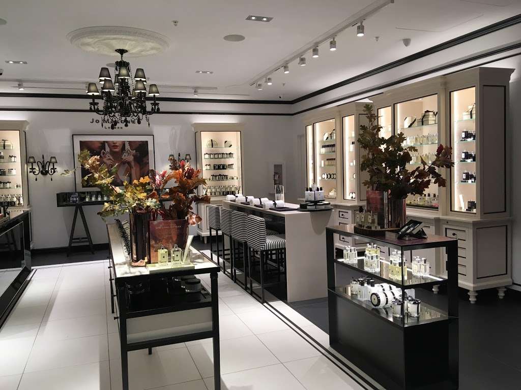 Jo Malone London | 3870 N Terminal Rd, Houston, TX 77032, USA