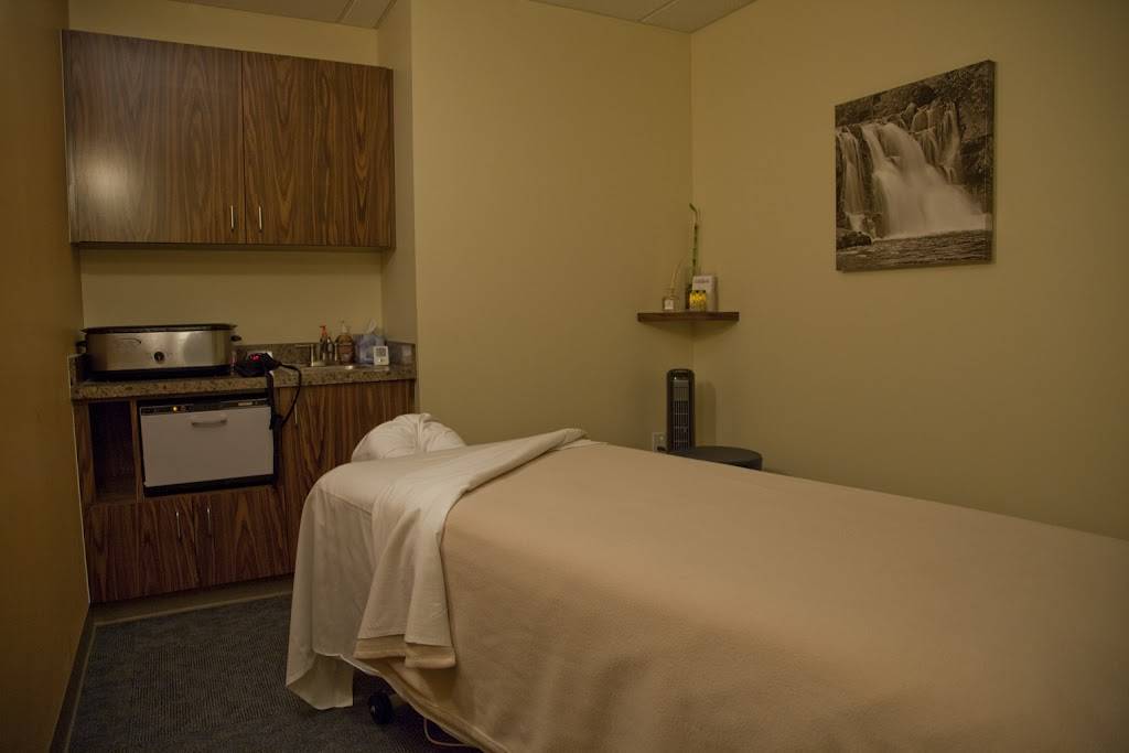 Hand & Stone Massage and Facial Spa | 5140 W 120th Ave Suite 100, Westminster, CO 80020, USA | Phone: (720) 504-2648