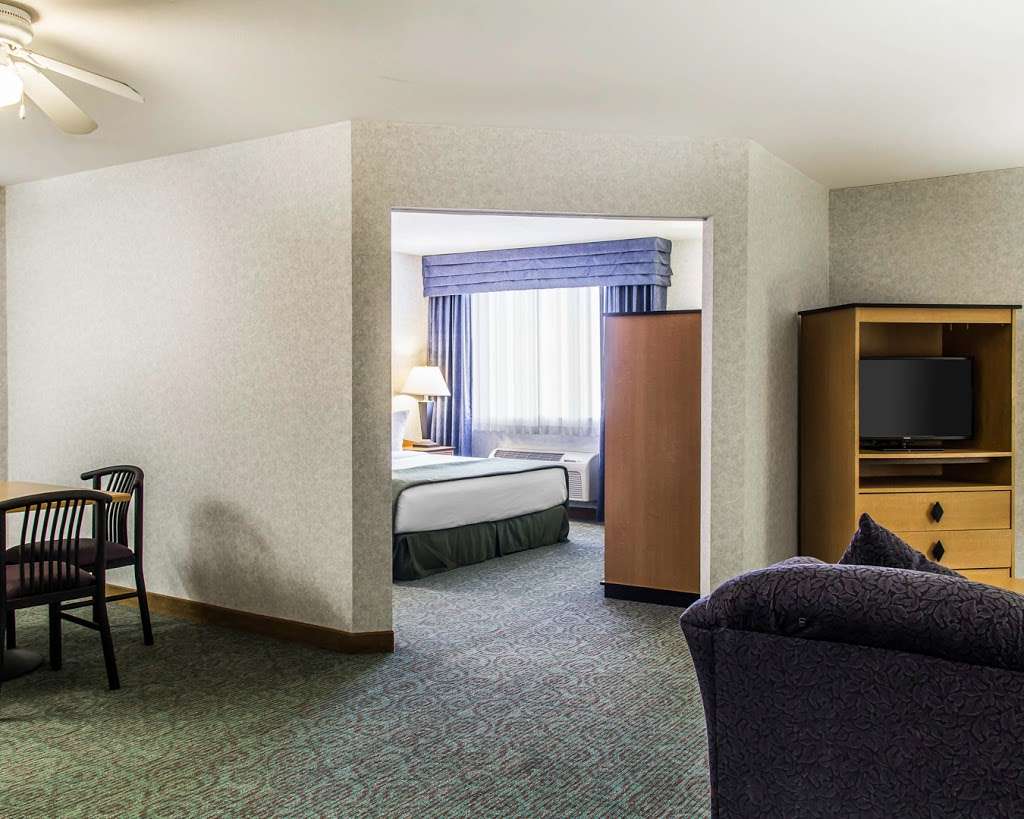 Quality Inn & Suites Denver Airport - Gateway Park | 3300 Ouray St, Aurora, CO 80011, USA | Phone: (303) 340-3800