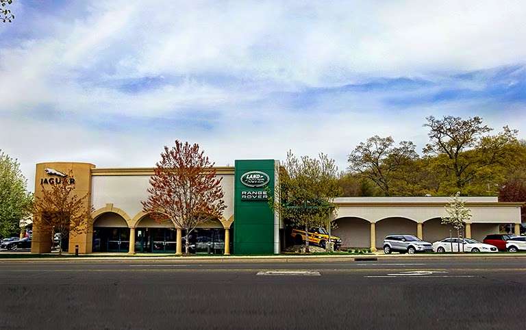 Land Rover Huntington | 1249 E Jericho Turnpike Suite B, Huntington, NY 11743, USA | Phone: (855) 867-7400