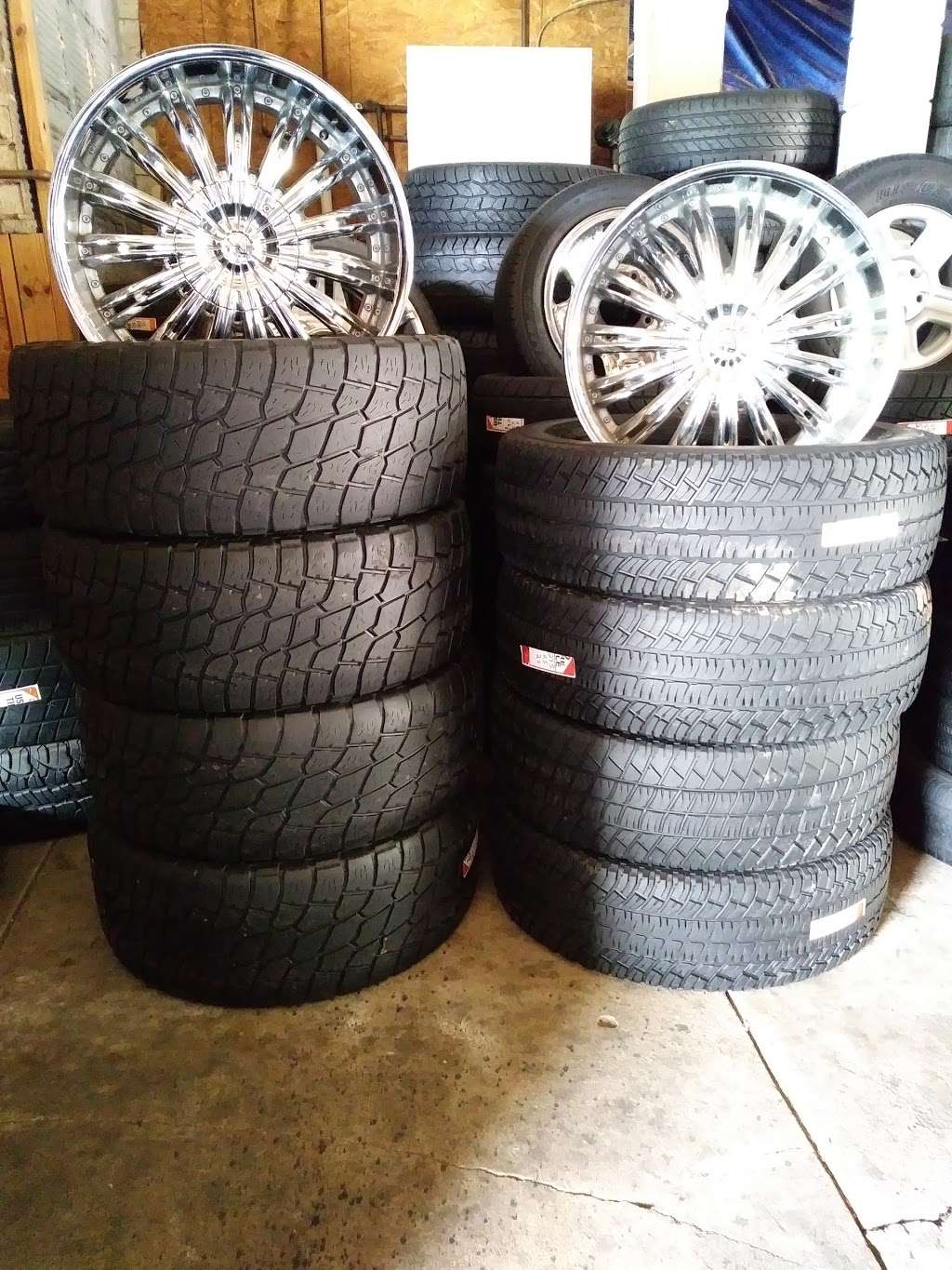 Cardenas Lux Tire Shop | 416 Houston St, Rosenberg, TX 77471, USA | Phone: (713) 933-5668