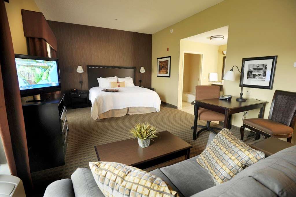 Hampton Inn & Suites Chadds Ford | 40 State Farm Dr, Glen Mills, PA 19342, USA | Phone: (610) 358-9540