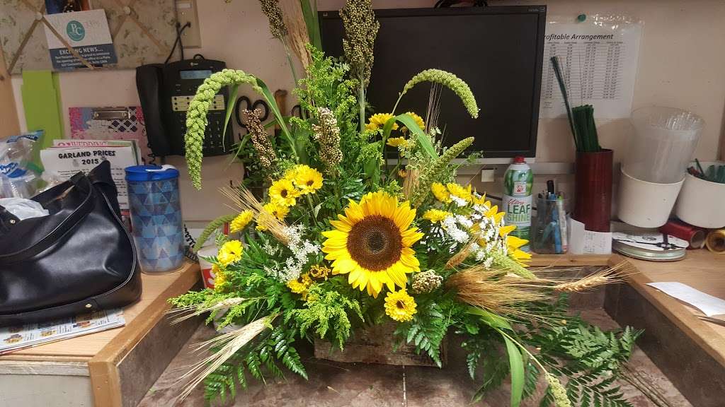 Davis Florist | 82 Drury Dr, La Plata, MD 20646 | Phone: (301) 934-2400