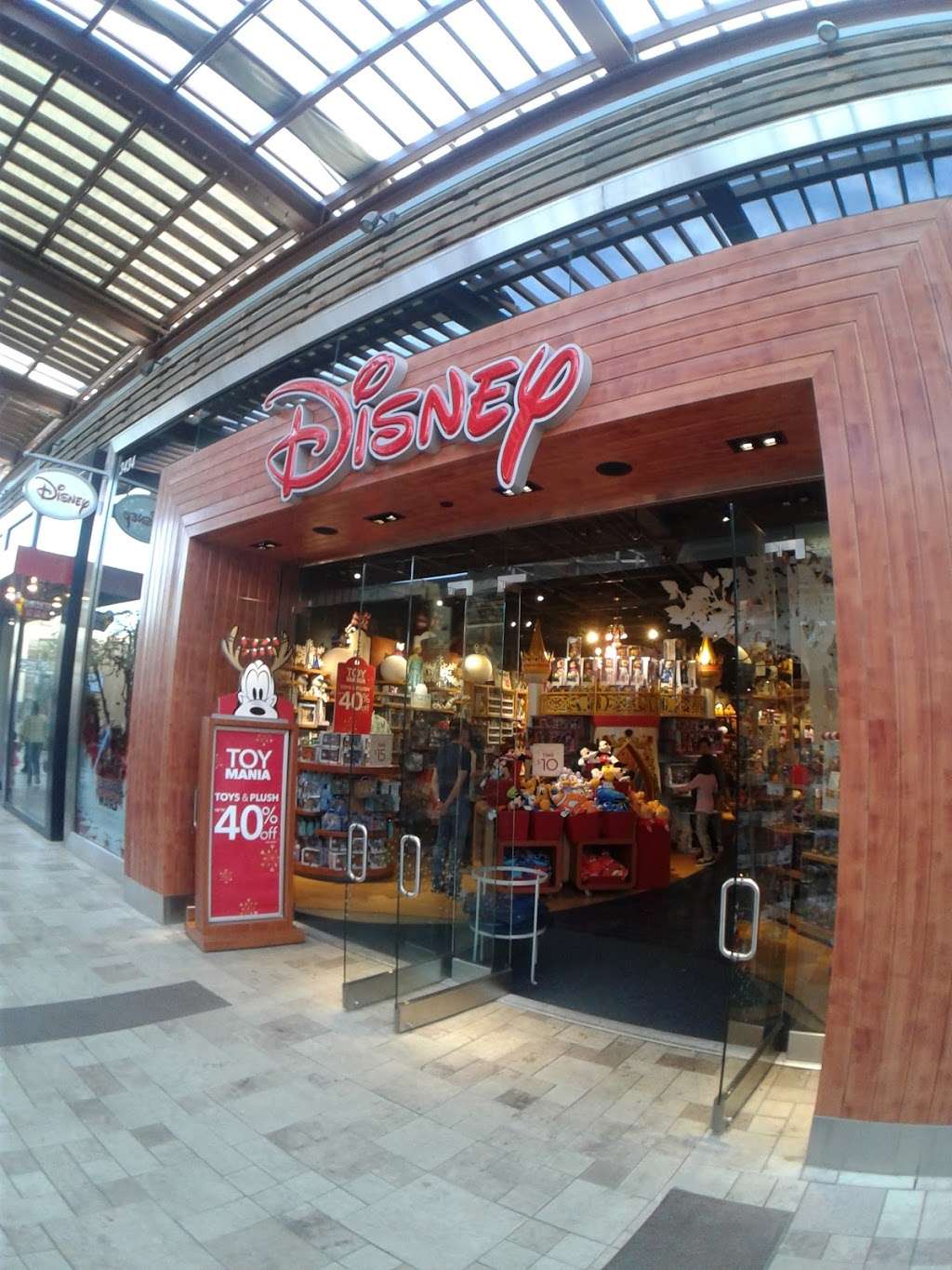 Disney Store | 24201 W, Valencia Blvd, Valencia, CA 91355, USA | Phone: (661) 222-9132