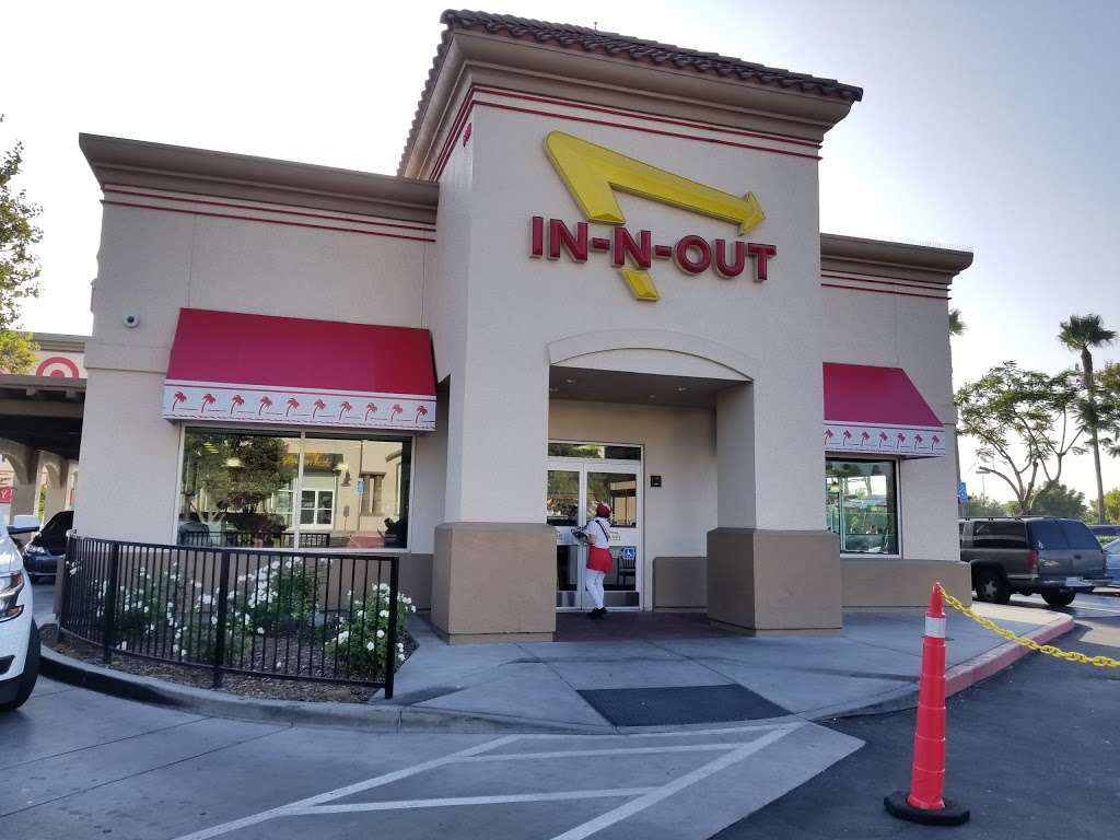 In-N-Out Burger | 3411 W Century Blvd, Inglewood, CA 90301, USA | Phone: (800) 786-1000