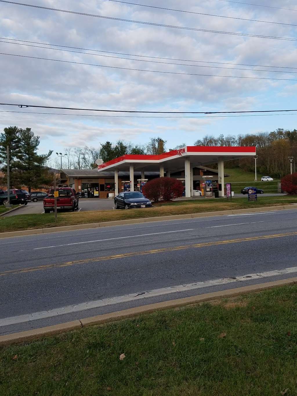 Exxon | 4304 Old National Pike, Middletown, MD 21769 | Phone: (301) 371-9961
