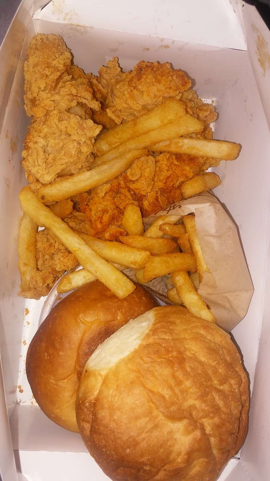 Golden Chick | 410 W Kiest Blvd, Dallas, TX 75224, USA | Phone: (214) 371-2400