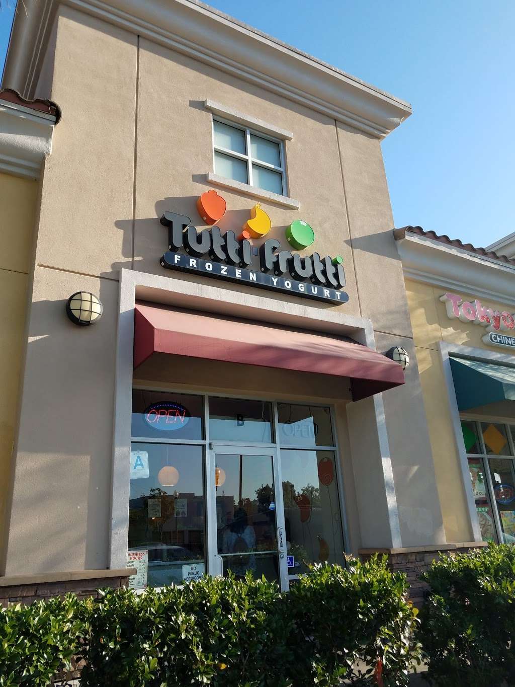 Tutti Frutti Frozen Yogurt | 4770 East Cesar E Chavez Avenue #B, Los Angeles, CA 90022, USA | Phone: (323) 266-2433