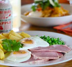 The Queens Head | Queens Head, 73 High St, Orpington BR6 6BQ, UK | Phone: 01689 853455
