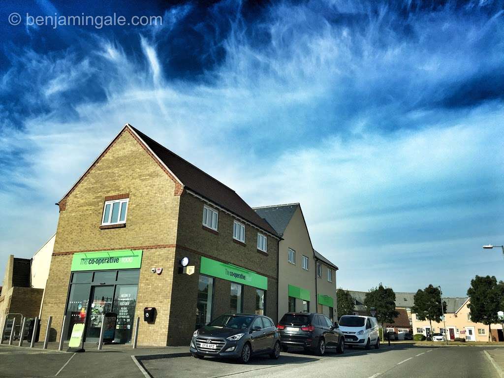 Co-op Food - Flitch Green - Hallett Road | 24 Hallett Rd, Dunmow CM6 3FY, UK | Phone: 01371 820385