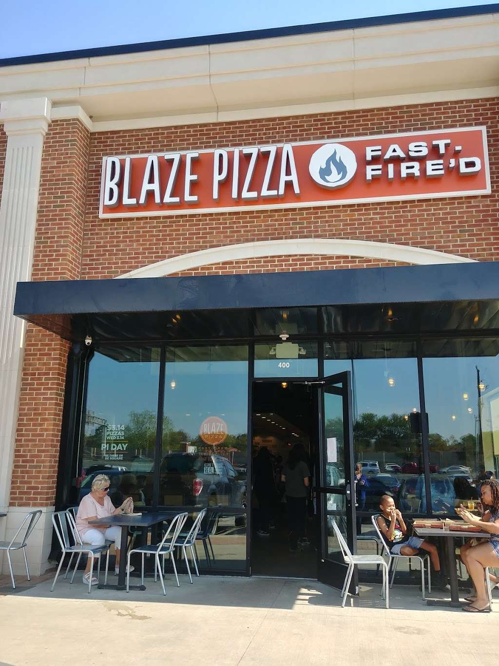 Blaze Pizza | 7459 Southwest Fwy #400, Houston, TX 77074, USA | Phone: (281) 709-6385