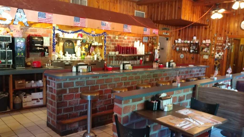 Hickory Valley Farm Restaurant | 2185 PA-611, Swiftwater, PA 18370, USA | Phone: (570) 839-6492