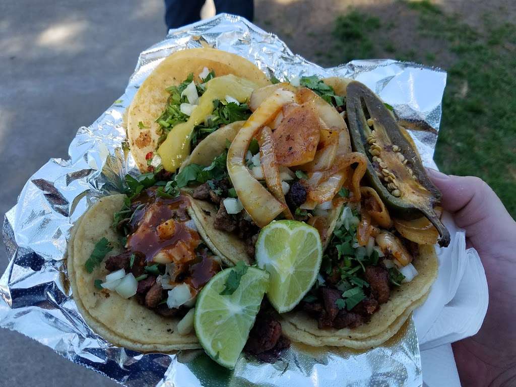 Tacos Manuel | Mabury St, Santa Ana, CA 92705 | Phone: (714) 720-0889