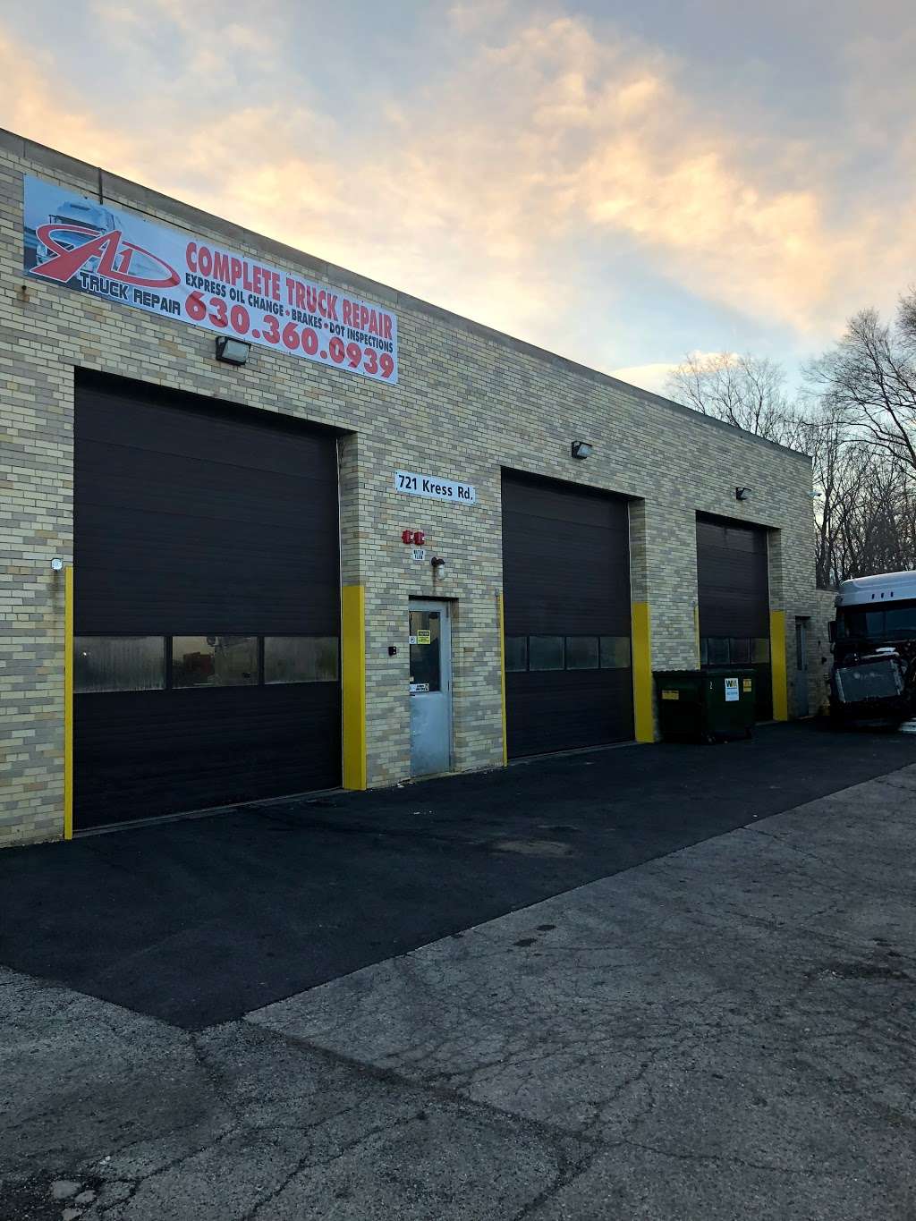 A1 TRUCK REPAIR INC | 721 Kress Rd, West Chicago, IL 60185, USA | Phone: (630) 360-0939