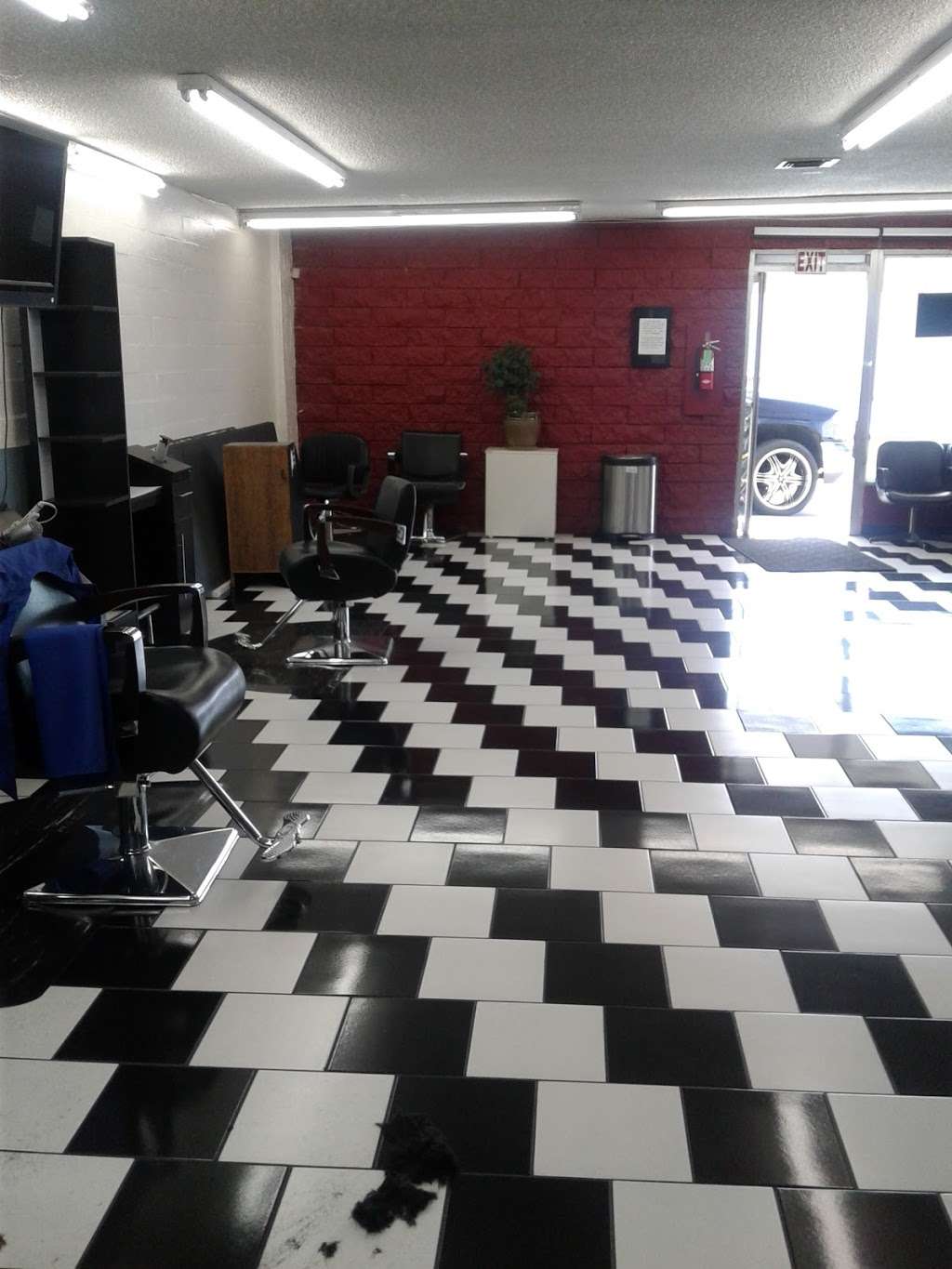 Marlin Barber Shop & Beauty Salon | 919 N Orange Ave, La Puente, CA 91744 | Phone: (626) 918-2700