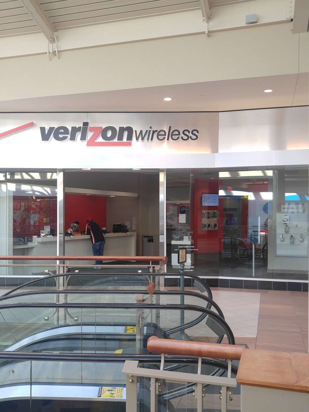 Verizon Authorized Retailer – Cellular Sales | 21100, Ste 205, Dulles, VA 20166 | Phone: (571) 926-9043