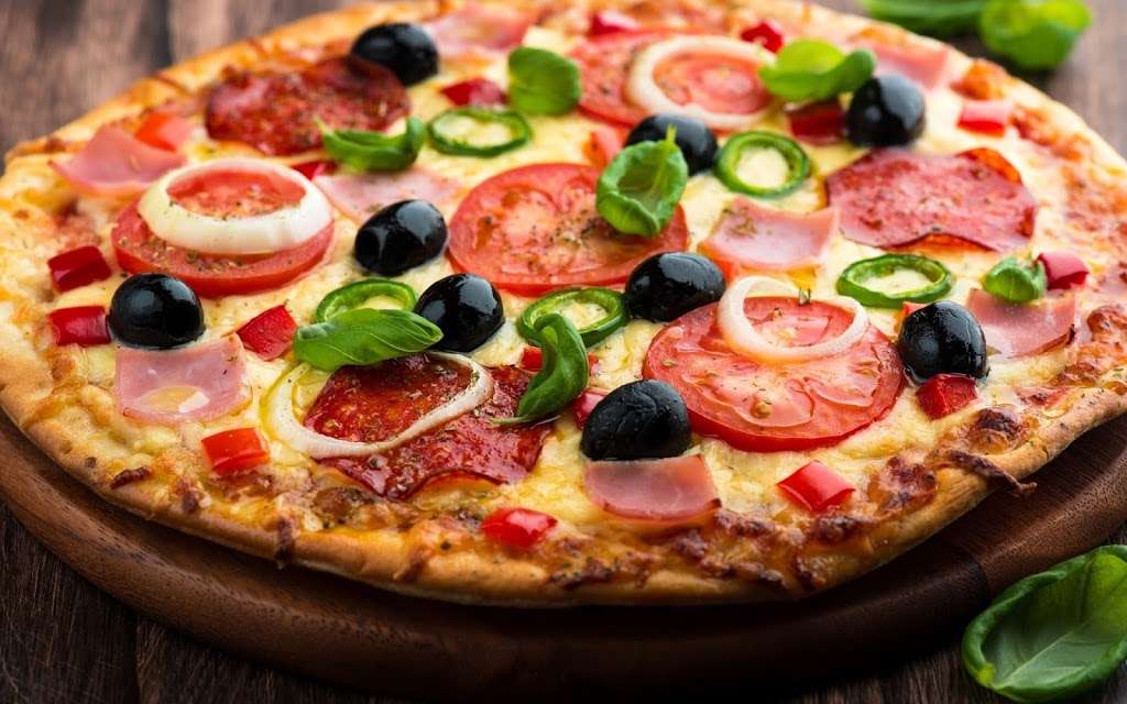 Marconis Pizza & Restaurant | 181 E Gun Hill Rd, The Bronx, NY 10467, USA | Phone: (718) 798-4970