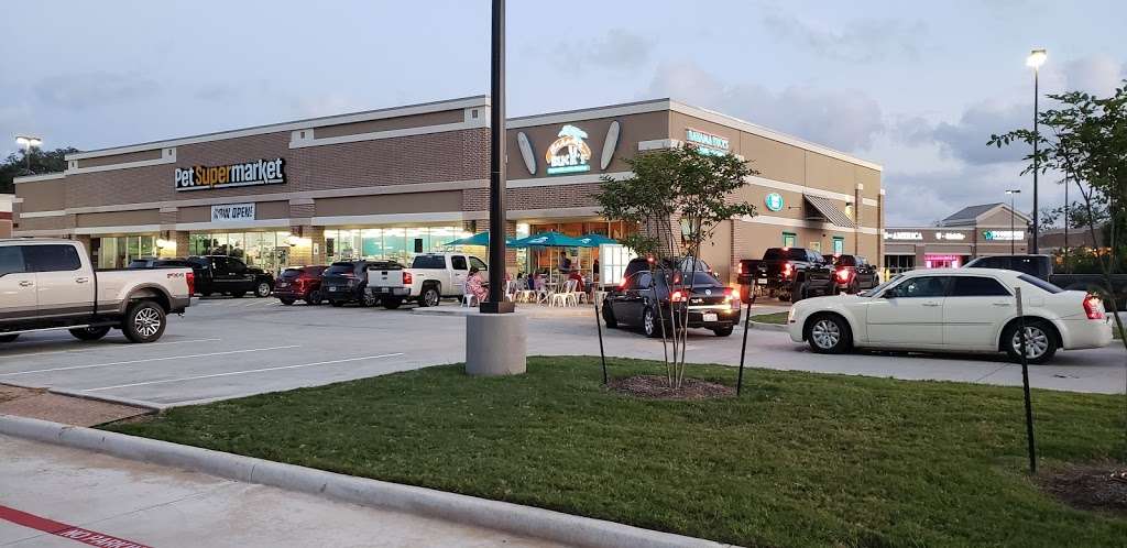 Woodshore Marketplace | 800 North Dixie Dr, Clute, TX 77531, USA | Phone: (713) 781-7111