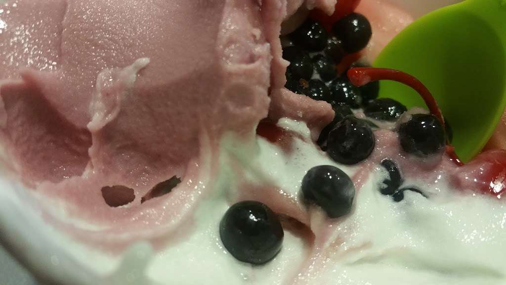 Menchies Frozen Yogurt | 1710 E Main St, El Cajon, CA 92021, USA | Phone: (619) 440-9648