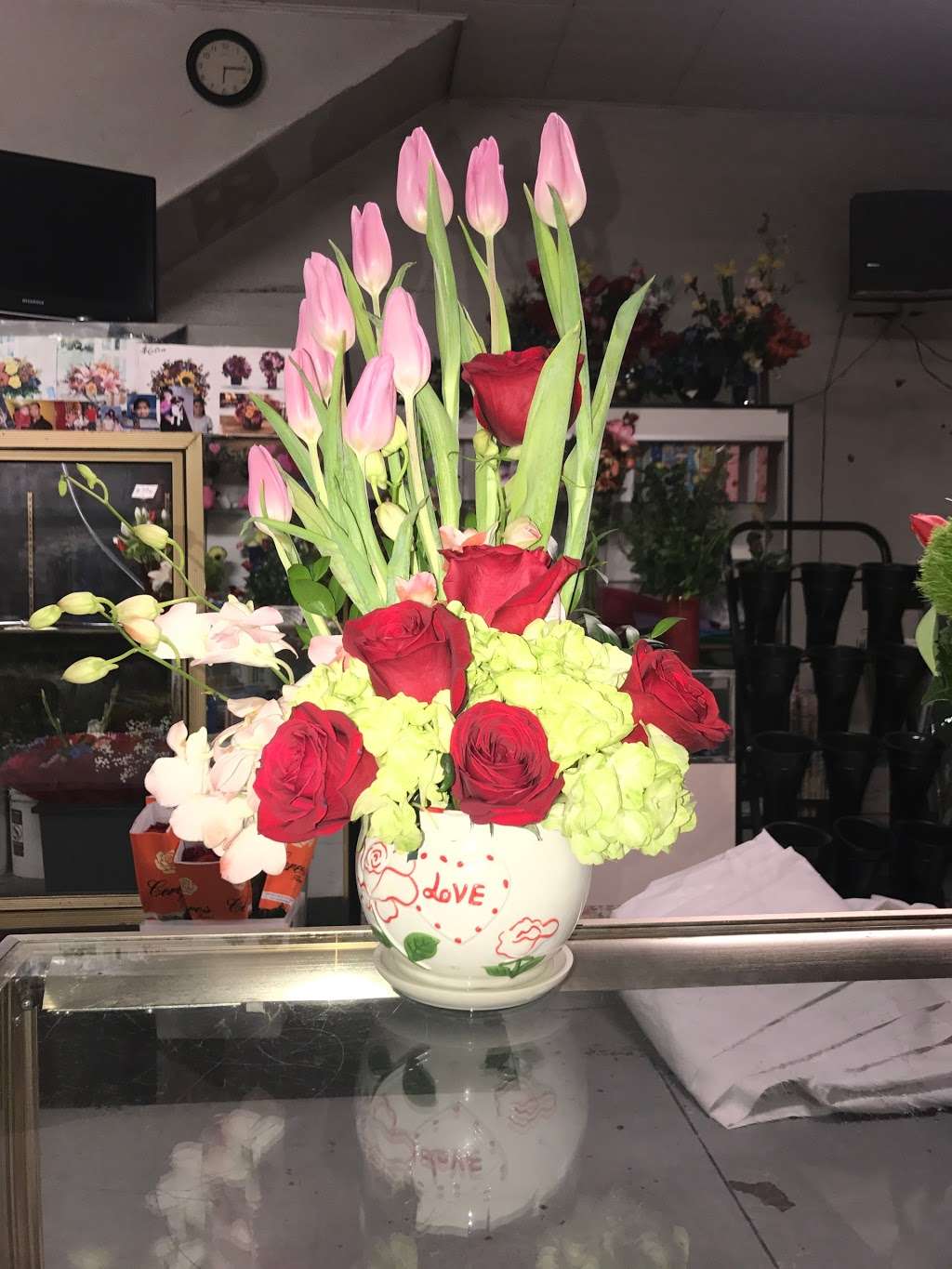 Melinas Flowers & Gift Shop | 3550 Gage Ave, Bell, CA 90201 | Phone: (323) 588-7157