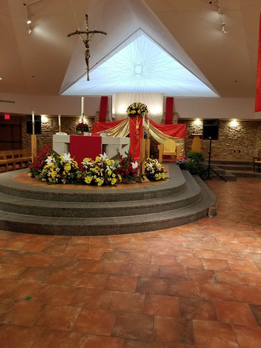 Holy Angels Catholic Church | 82 Possum Park Rd, Newark, DE 19711, USA | Phone: (302) 731-2200