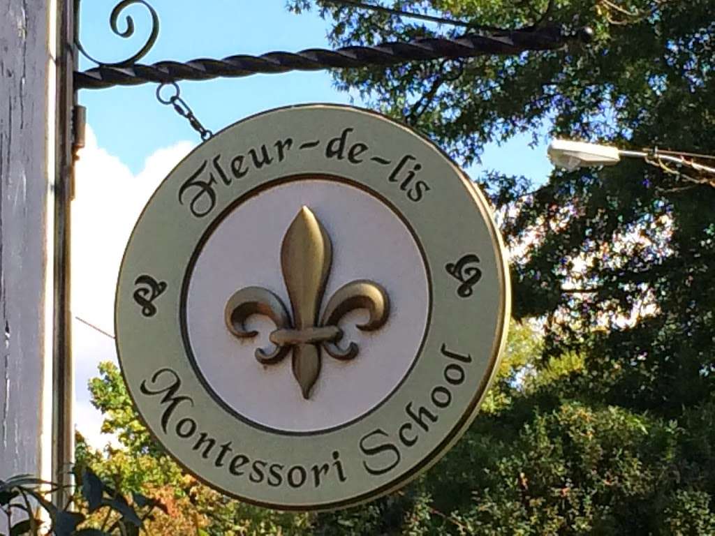 Fleur-De-Lis Montessori School | 105 E Washington St, Middleburg, VA 20176, USA | Phone: (540) 272-3295