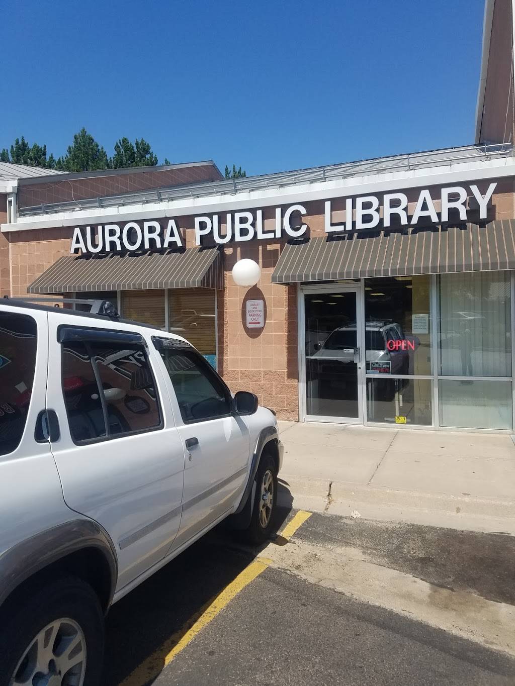 Iliff Square Library (Aurora Public Library) | 2253 S Peoria St, Aurora, CO 80014, USA | Phone: (303) 739-1567