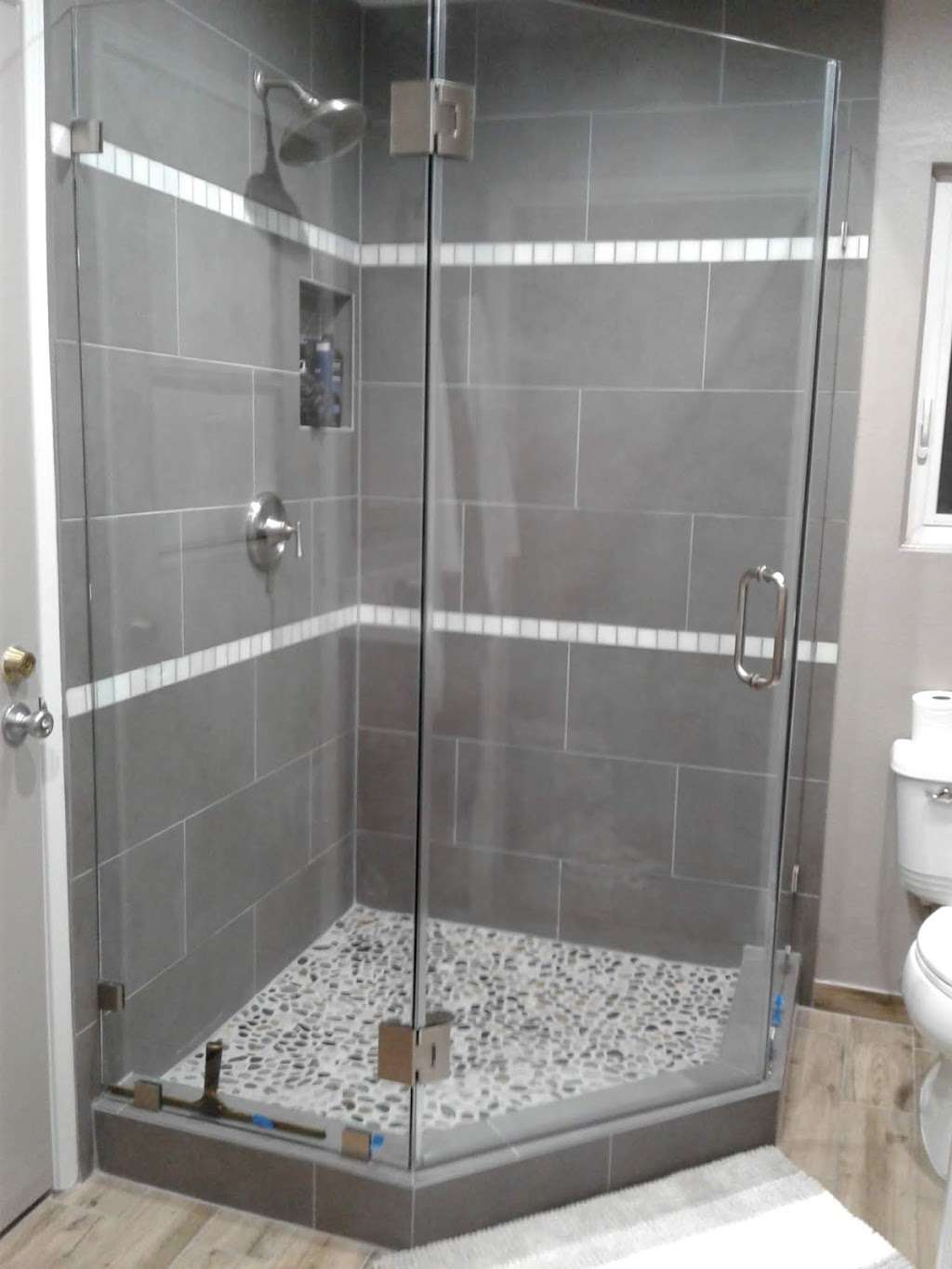 L.A.Orange Glass and Door | 17620 Bellflower Blvd B 109, Bellflower, CA 90706, USA | Phone: (562) 202-4492