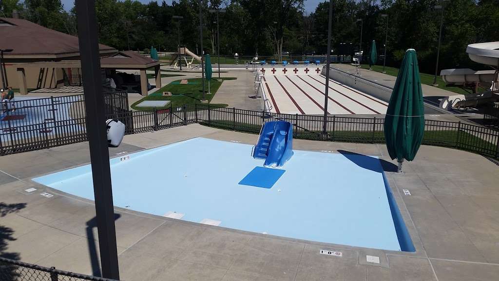 Deerspring Pool | 200 Deerfield Rd, Deerfield, IL 60015 | Phone: (847) 945-7610