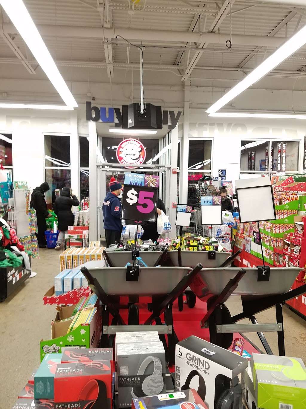 Five Below | 340 Providence Hwy, Dedham, MA 02026, USA | Phone: (781) 326-7604