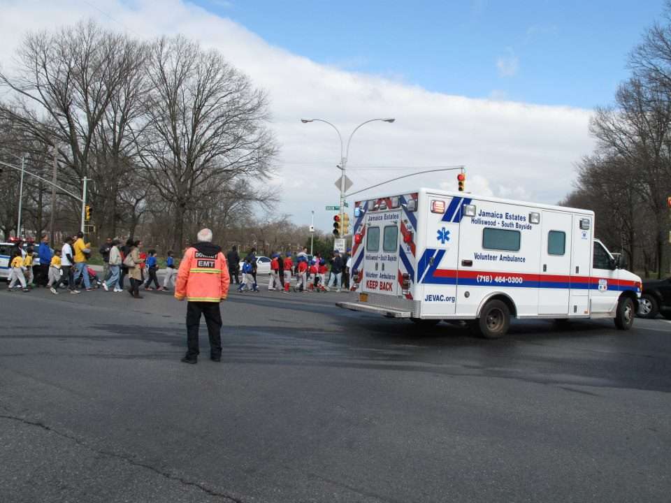 Jamaica Estates Holliswood South Bayside Volunteer Ambulance Cor | 207-07 Union Tpke, Oakland Gardens, NY 11364, USA | Phone: (718) 464-0592