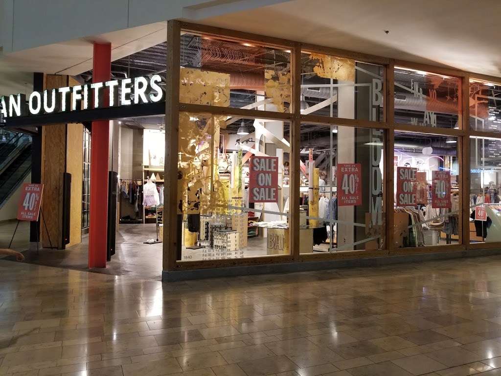 Urban Outfitters | 3200 S Las Vegas Blvd, Las Vegas, NV 89109, USA | Phone: (702) 794-4011