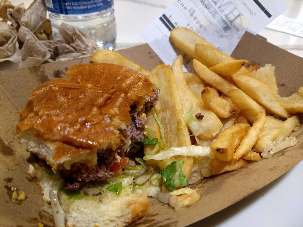 8 oz. Burger | Terminal 4, 400 World Way, Los Angeles, CA 90045