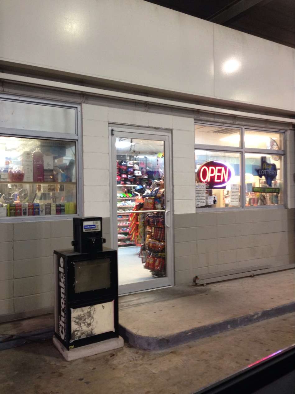 Chevron | 14427 Market St, Houston, TX 77015, USA | Phone: (832) 234-3600