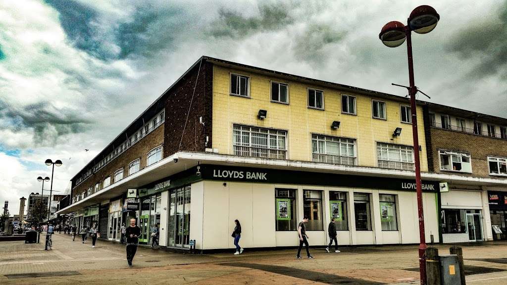 Lloyds Bank | 25 E Gate, Harlow CM20 1LD, UK | Phone: 0345 300 0000
