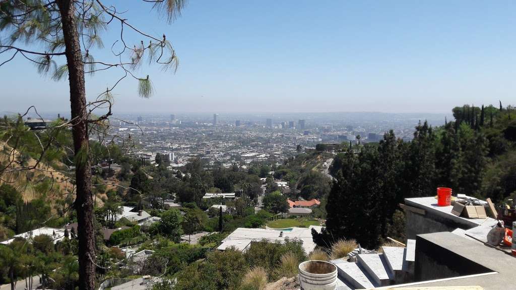 Hollywood Hills View 4 Sale | 8875 Thrasher Ave, Los Angeles, CA 90069, USA | Phone: (917) 922-5460