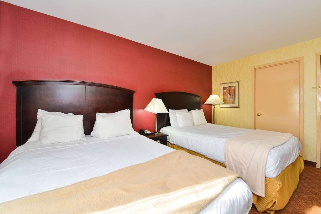 Lexington Inn at JFK Airport | 138-05 Jamaica Ave, Jamaica, NY 11435, USA | Phone: (718) 523-3100