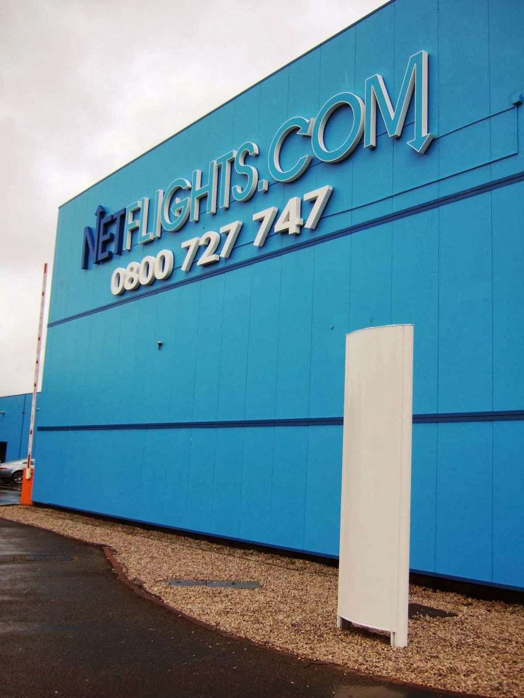 Complete Signs | Unit 21, Nutley Dean Farm, Smallshill Road, Norwood Hill, Horley RH6 0HR, UK | Phone: 0800 376 0218