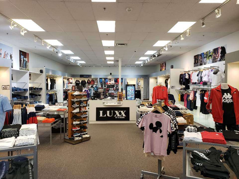 LUXX by K MOMO | 4976 Premium Outlets Way #744, Chandler, AZ 85226, USA | Phone: (520) 796-1298