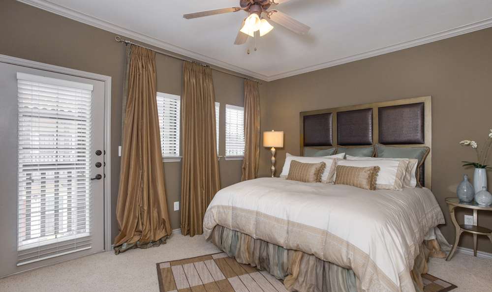 Estancia Townhomes | 5515 Estancia Cir, Dallas, TX 75248, USA | Phone: (972) 619-9012