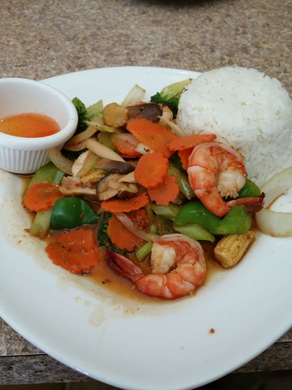 Lemongrass Thai Cafe | 818 W Broadway Rd, Tempe, AZ 85282, USA | Phone: (480) 967-9121