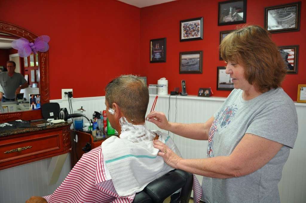 Olde Tyme Barbershop | 2 Main St, Hackettstown, NJ 07840, USA | Phone: (908) 441-2289