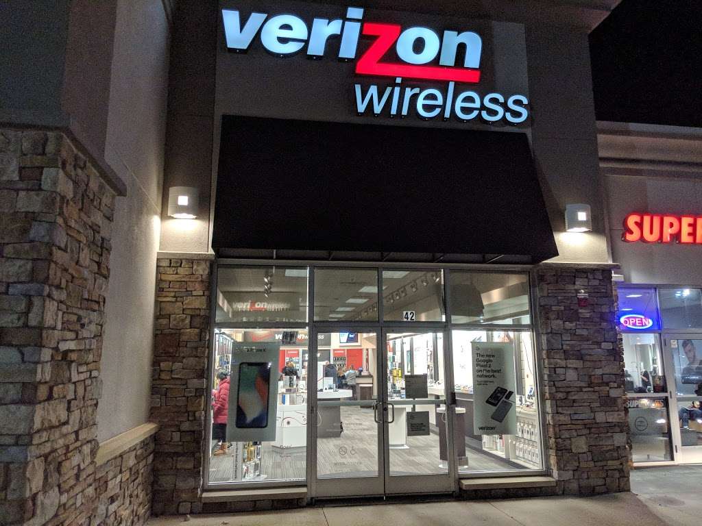 Verizon | The Crossing at Walkers Brook, 42 Walkers Brook Dr, Reading, MA 01867, USA | Phone: (781) 942-5080