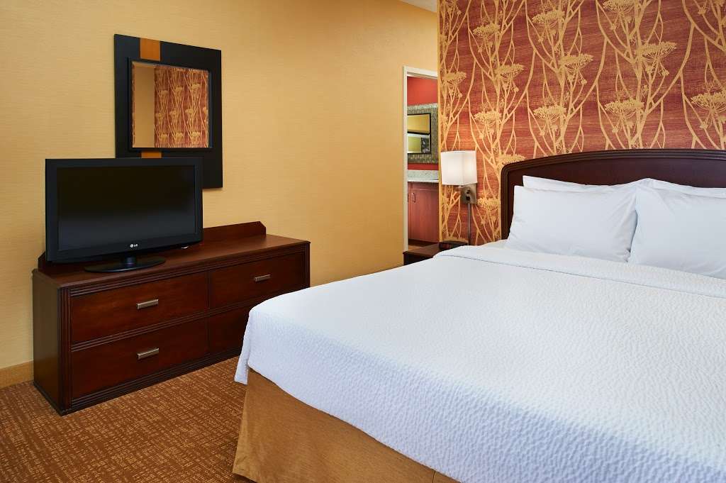 Courtyard by Marriott Chicago Elgin/West Dundee | 2175 Marriott Dr, West Dundee, IL 60118 | Phone: (847) 429-0300