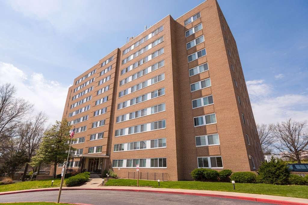 Independence Towers Apartments | 728 N Jennings Rd, Independence, MO 64056, USA | Phone: (816) 257-1400