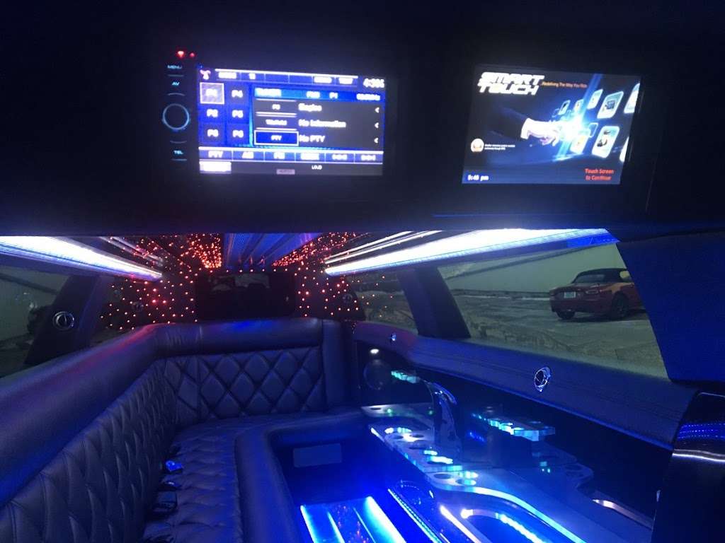 Black Limo USA | 4350 Town Plaza Dr #208, Houston, TX 77045, USA | Phone: (832) 620-0006