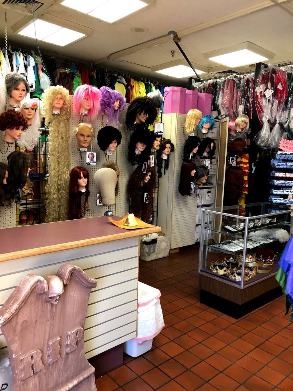 Mardi Gras Costume Shop | 5895 N Granite Reef Rd, Scottsdale, AZ 85250, USA | Phone: (480) 948-4030